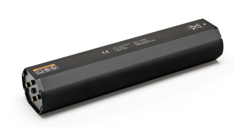 Akumulator Yamaha Multi-Location 500 do rowerów elektrycznych – litowo-jonowy akumulator o pojemności 500 Wh, idealny do turystycznych i trekkingowych wypraw na długie dystanse.