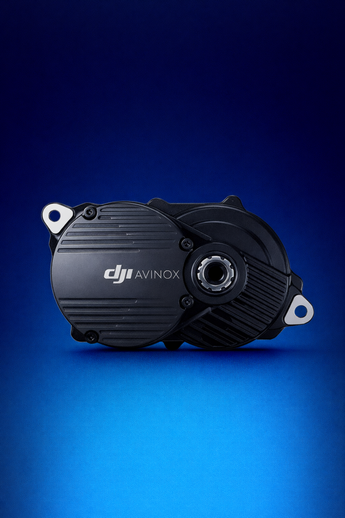Silnik DJI Avinox M1 na niebieskim tle