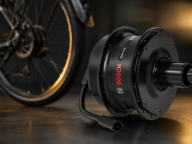 Bosch Hub Line – silnik w tylnej piaście roweru elektrycznego na tle koła e-bike’a